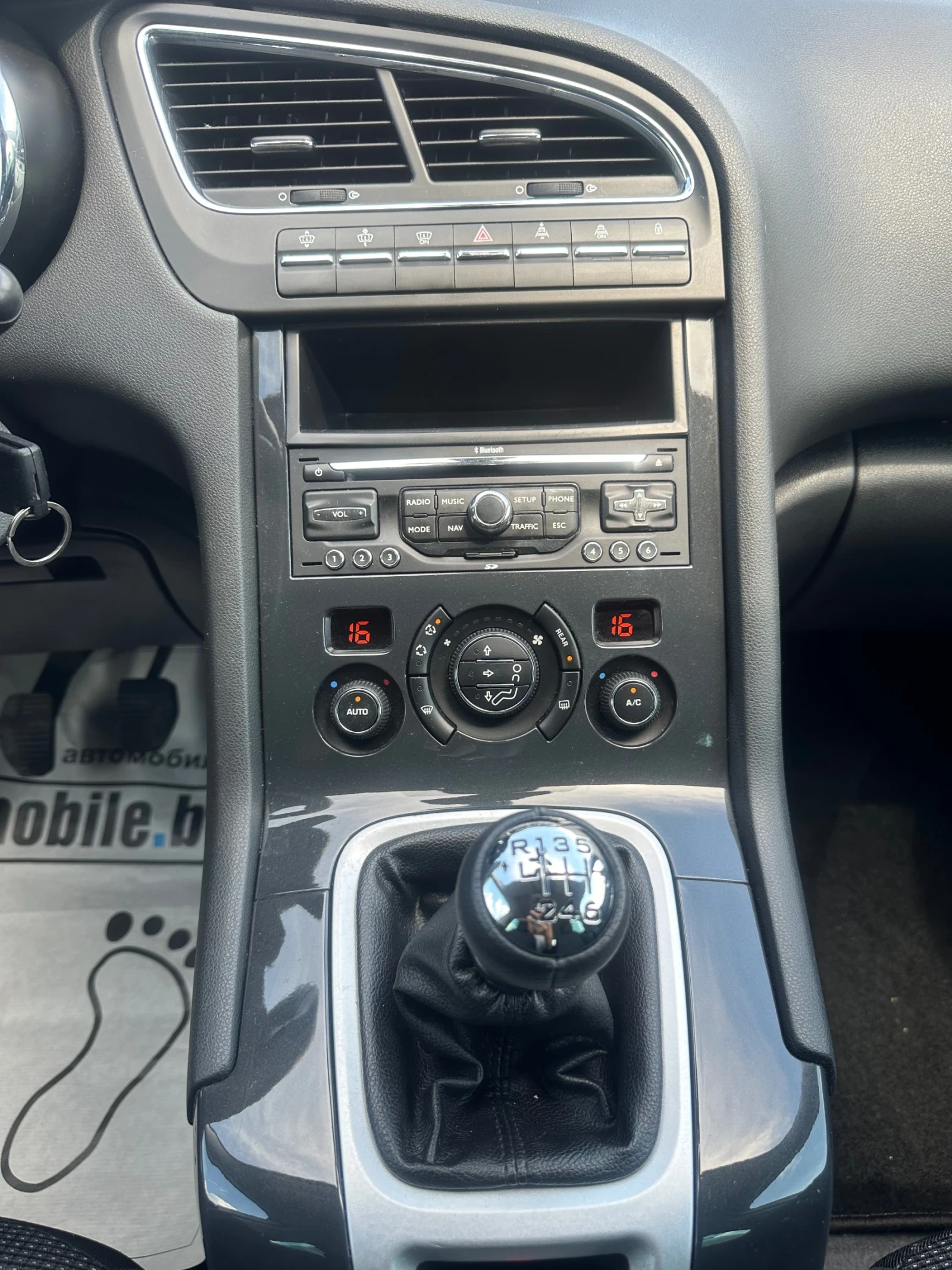 Peugeot 5008 2.0 HDI NAVi  - изображение 10