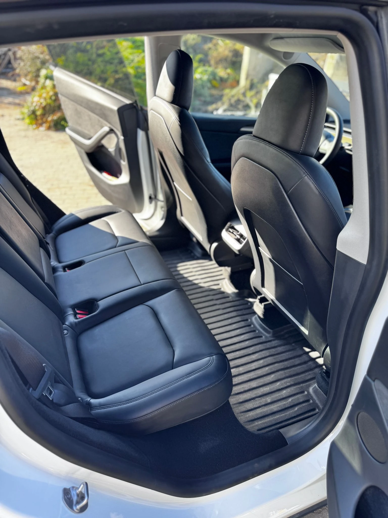 Tesla Model Y Long Range AWD + Acceleration Boost  | Mobile.bg   11