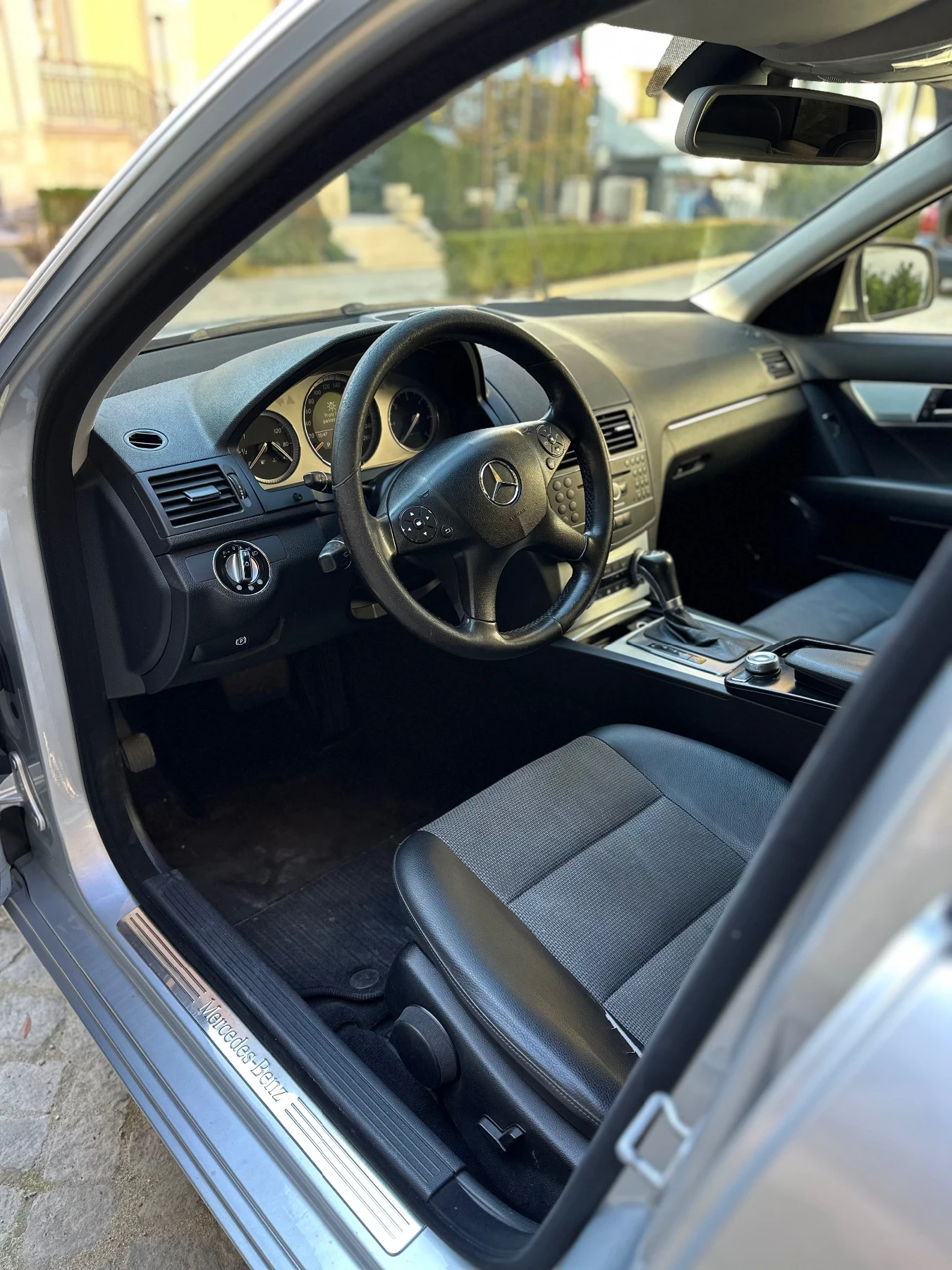 Mercedes-Benz 220  - изображение 7