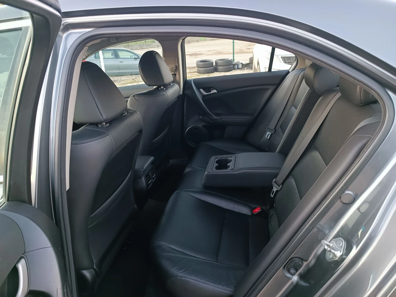 Honda Accord 2.4i-201кс-ШВЕЙЦАРИЯ-АВТОМАТ-ДИСТРОНИК-NAVI-FULL - изображение 9