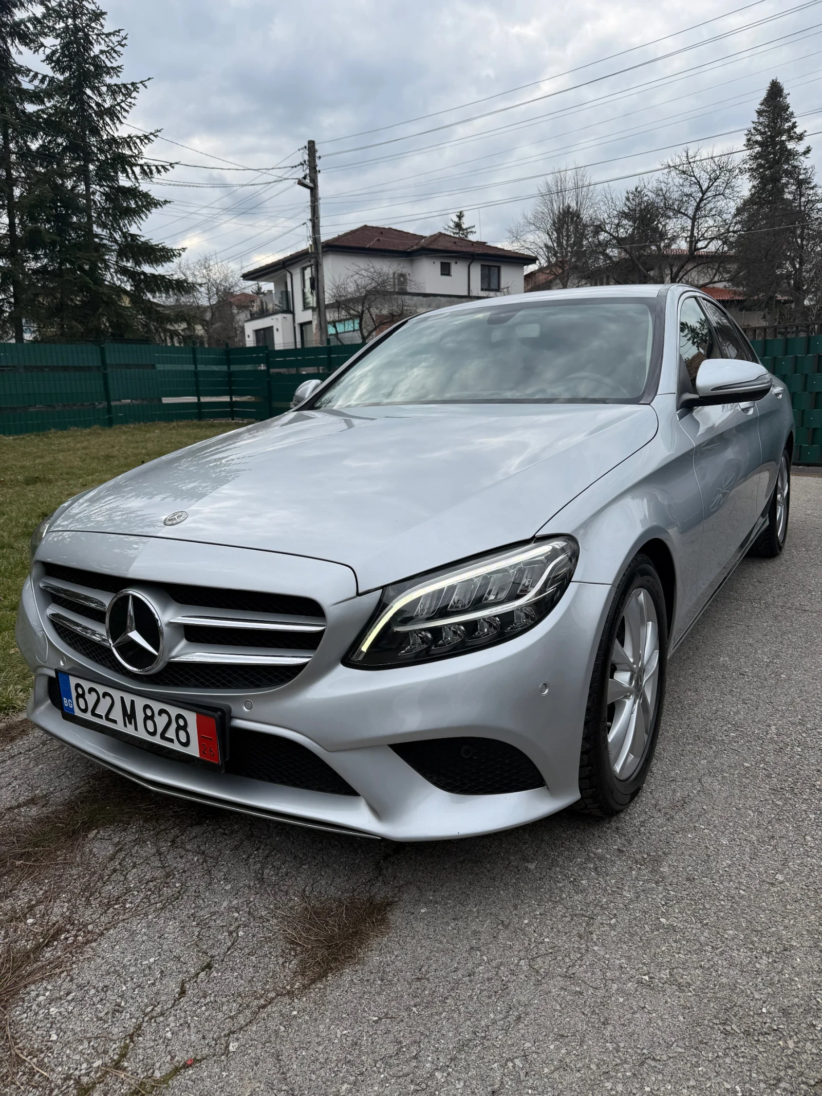 Mercedes-Benz C 220, снимка 2 - Автомобили и джипове - 53760561