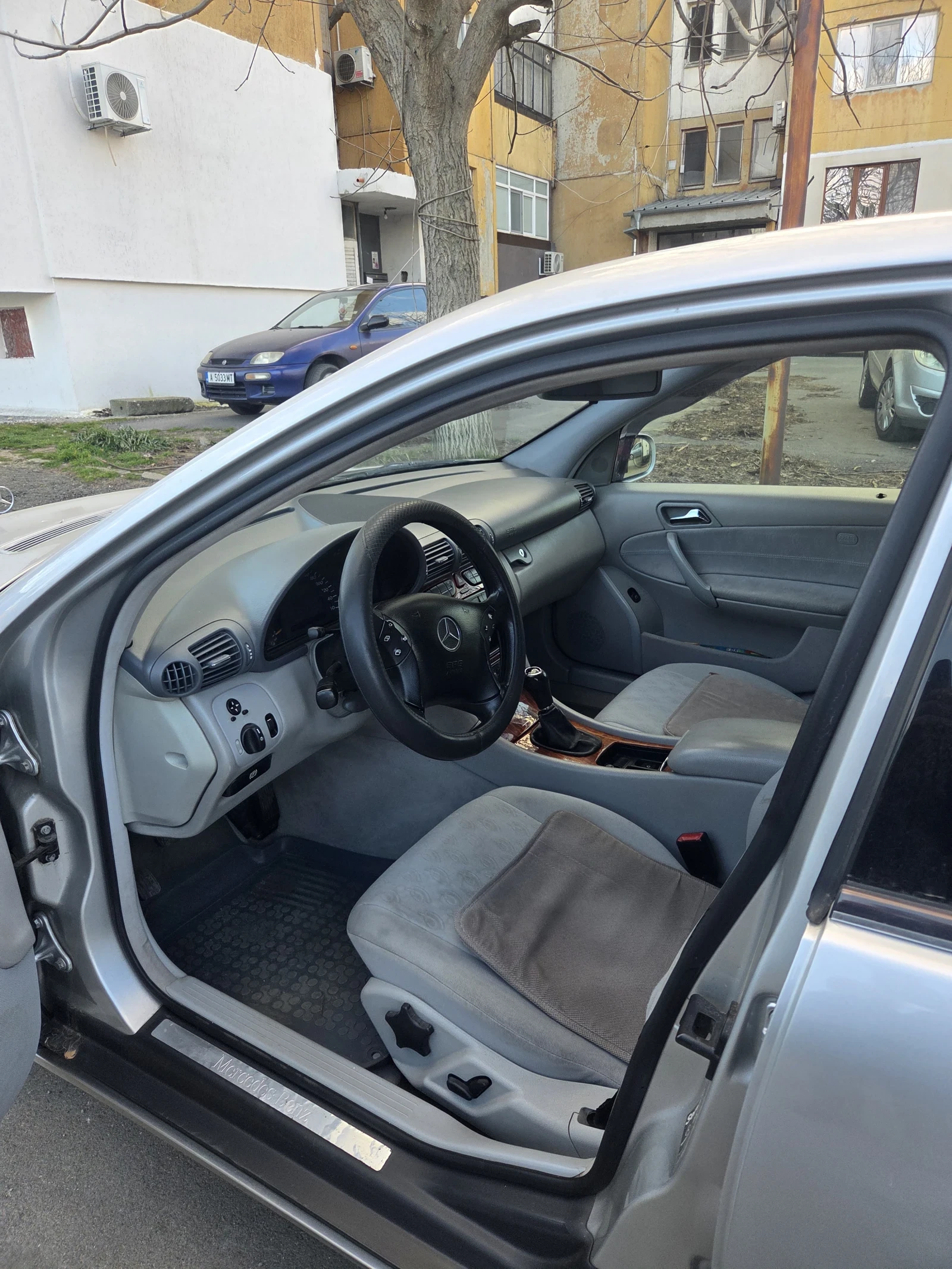 Mercedes-Benz C 180 W 203, снимка 3 - Автомобили и джипове - 53775998