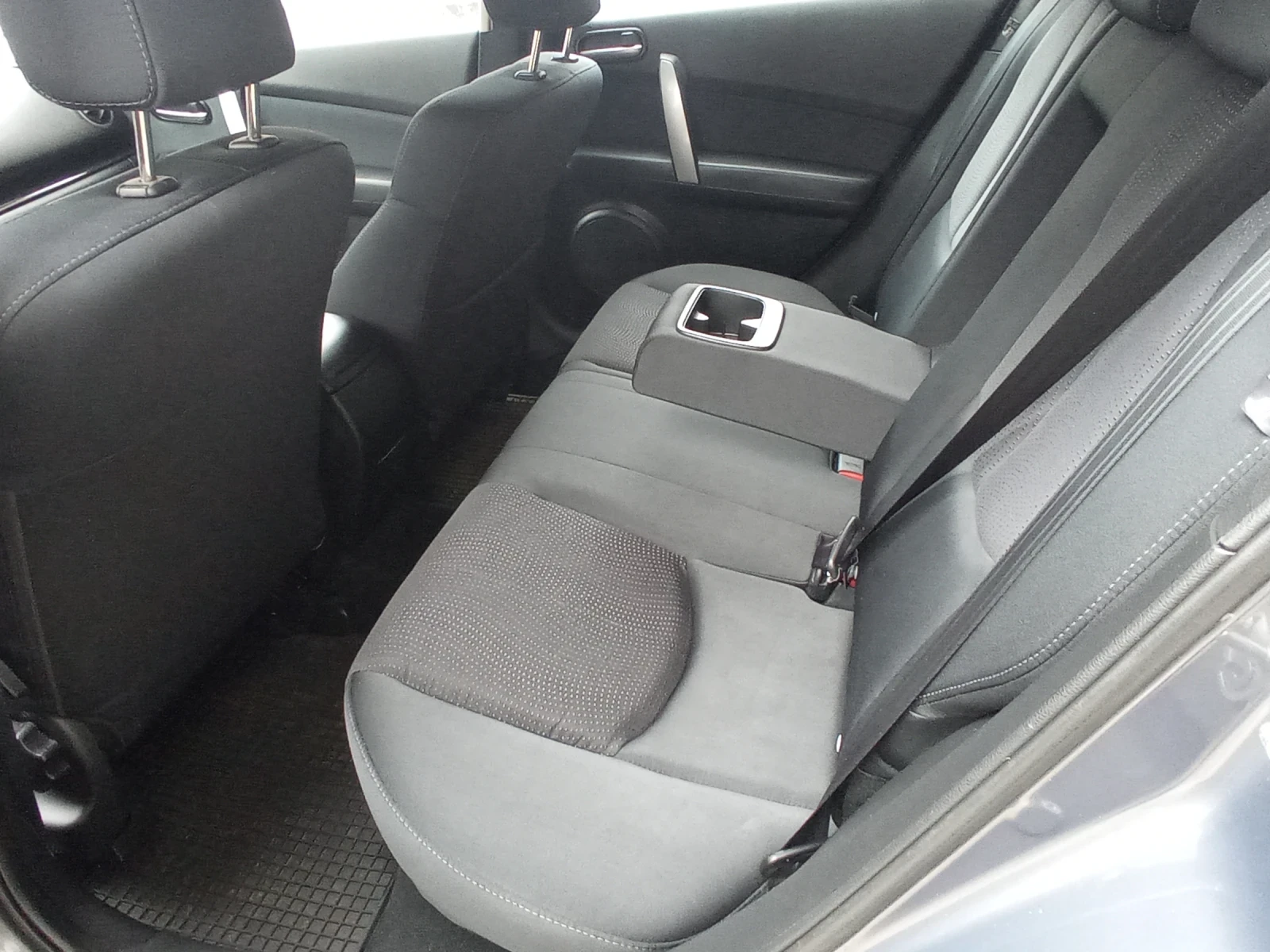 Mazda 6 2.2 d, снимка 5 - Автомобили и джипове - 53810134