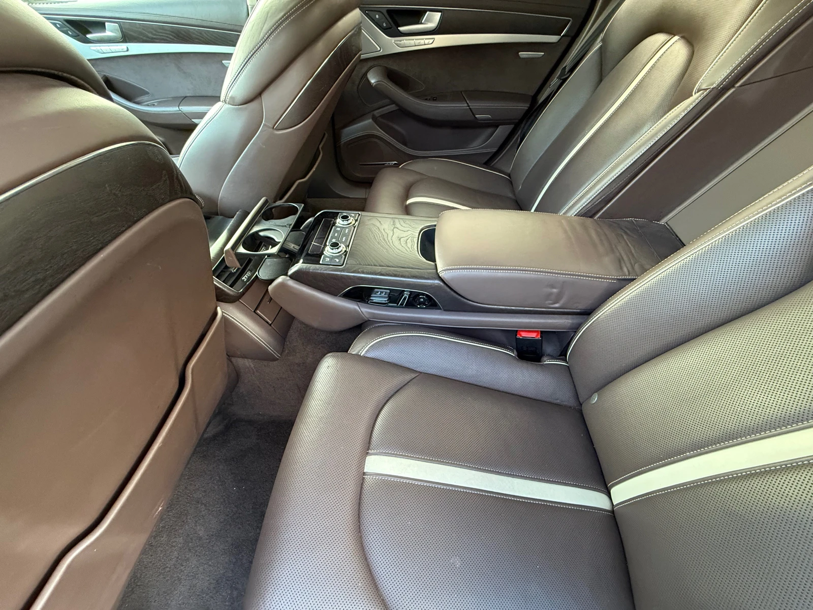 Audi A8 4.0tfsi matrix full, снимка 12 - Автомобили и джипове - 54460596