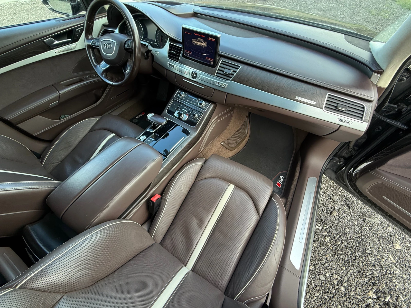 Audi A8 4.0tfsi matrix full, снимка 14 - Автомобили и джипове - 54460596