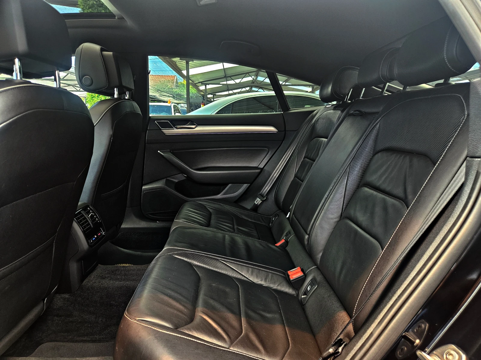 VW Arteon R-LINE/4MOTION/DISTR/360CAM/МАСАЖ/ПОДГРЕВ/DYNAUDIO, снимка 16 - Автомобили и джипове - 54980495