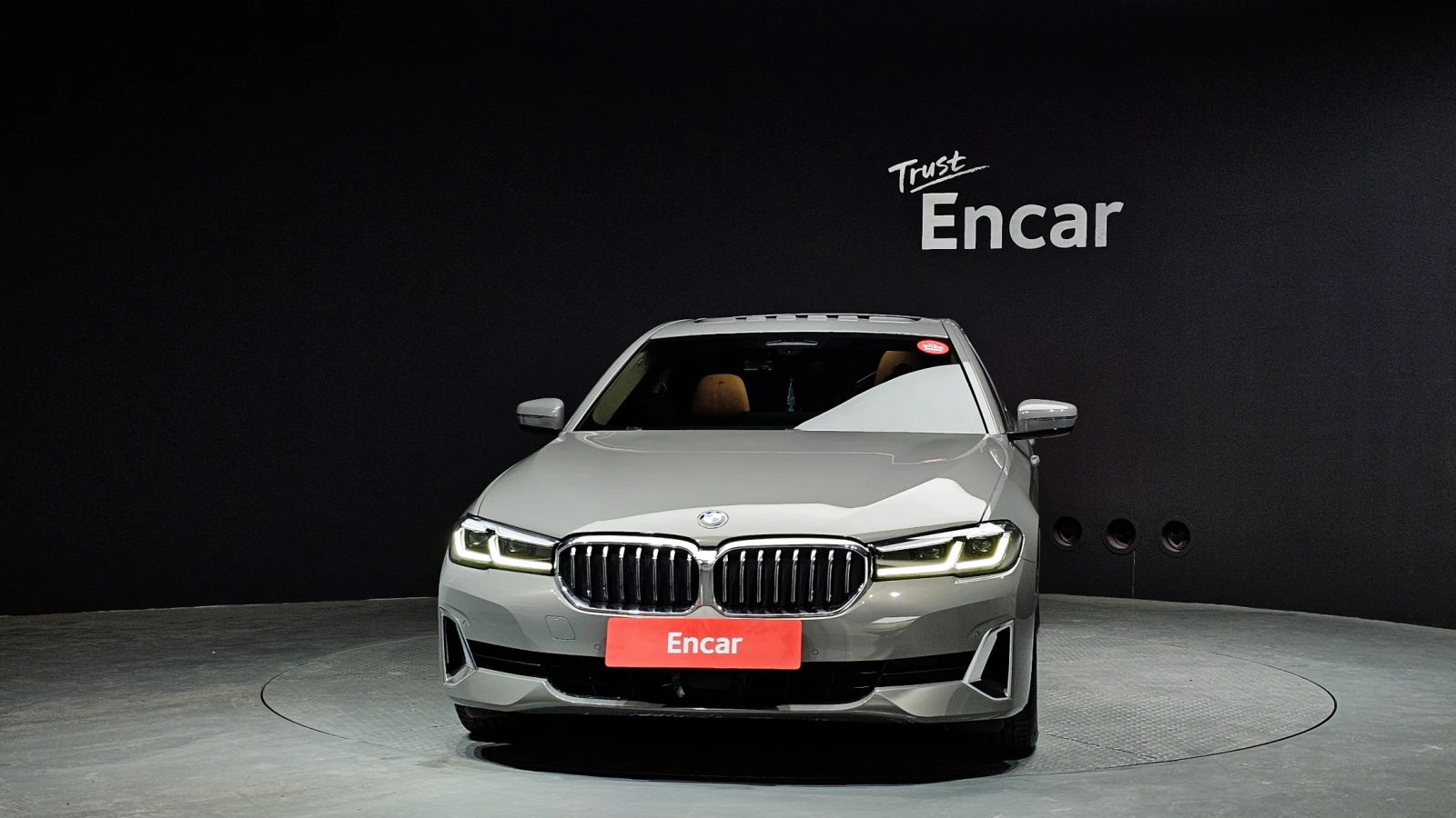 BMW 520 КОЖА* ПОДГРЕВИ* CARPLAY* 360 CAM, снимка 2 - Автомобили и джипове - 54982199