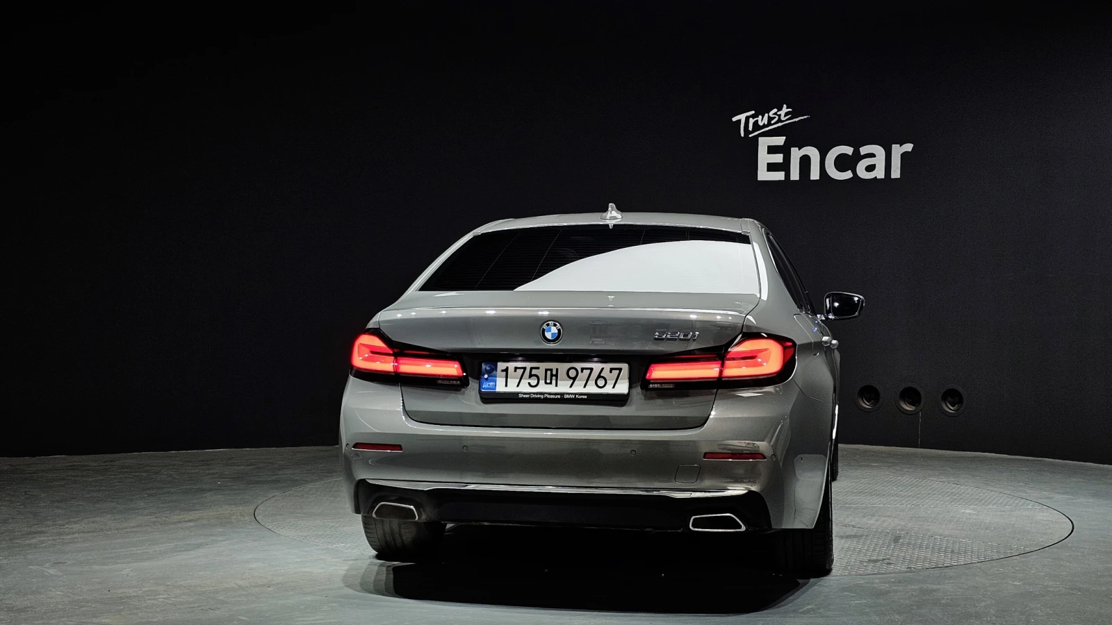BMW 520 КОЖА* ПОДГРЕВИ* CARPLAY* 360 CAM, снимка 4 - Автомобили и джипове - 54982199