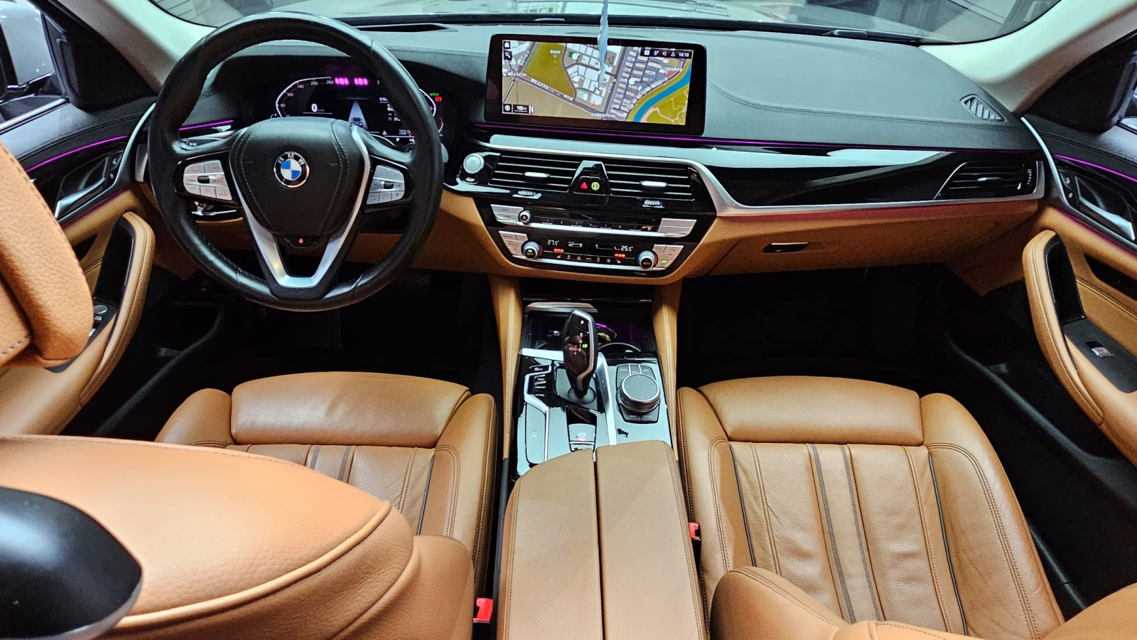 BMW 520 КОЖА* ПОДГРЕВИ* CARPLAY* 360 CAM, снимка 6 - Автомобили и джипове - 54982199
