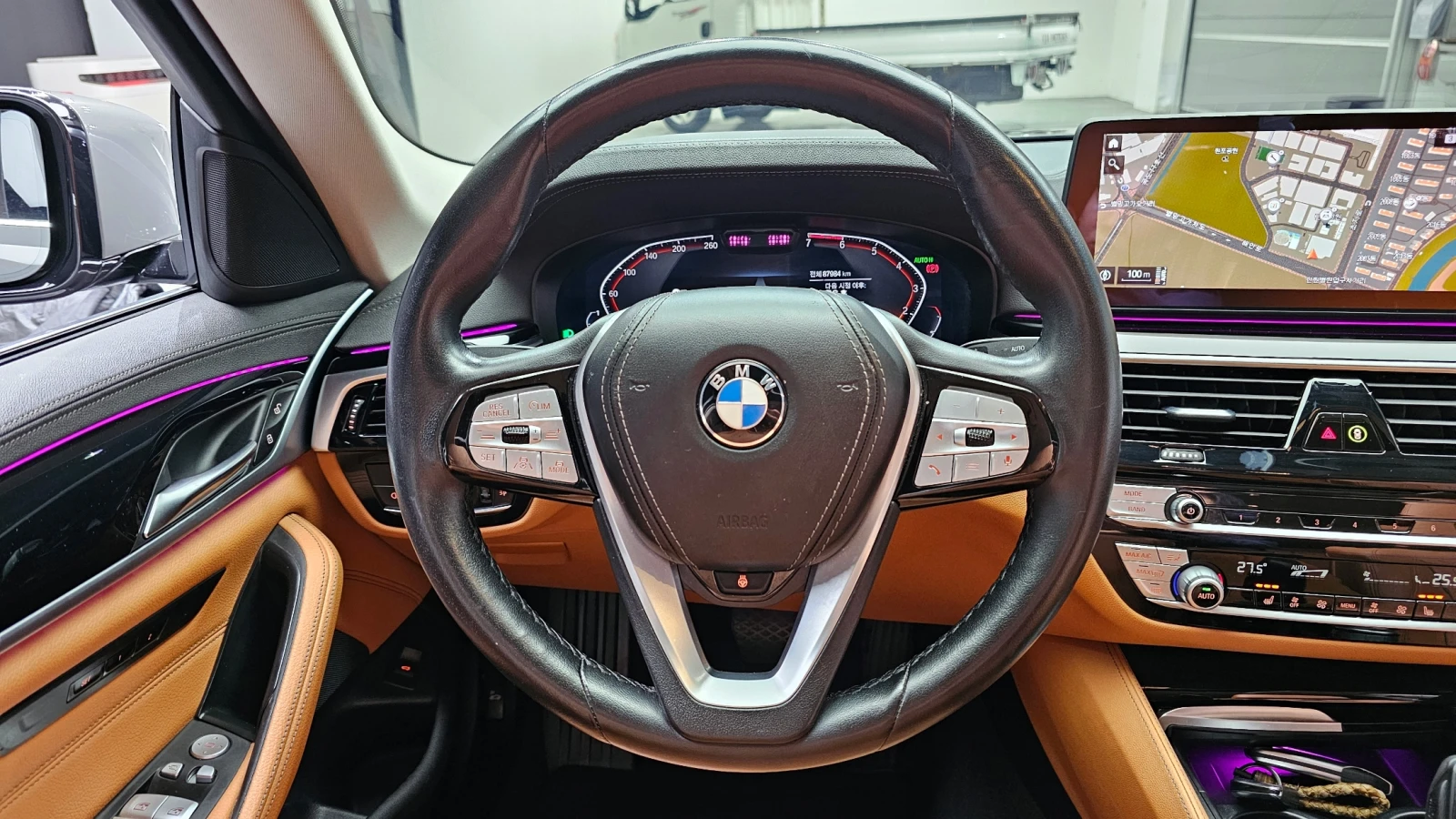 BMW 520 КОЖА* ПОДГРЕВИ* CARPLAY* 360 CAM, снимка 7 - Автомобили и джипове - 54982199