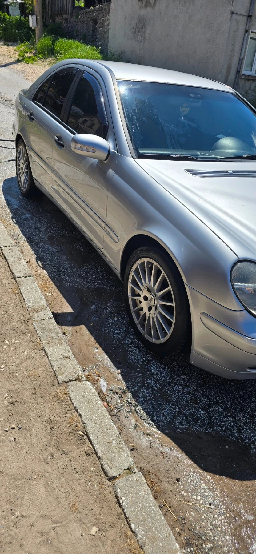Mercedes-Benz C 220 Cdi, снимка 3 - Автомобили и джипове - 54986733