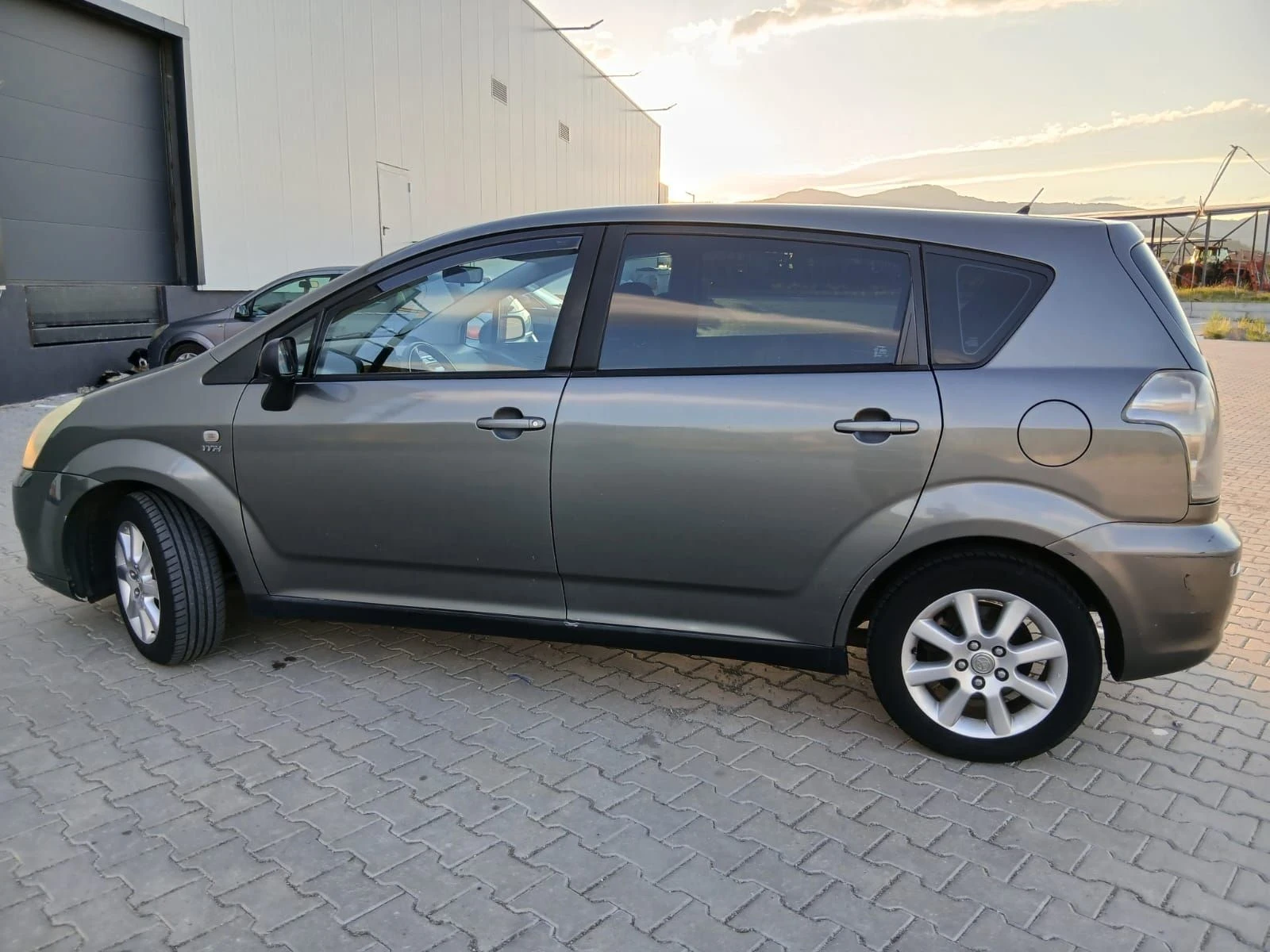 Toyota Corolla verso, снимка 2 - Автомобили и джипове - 55969880