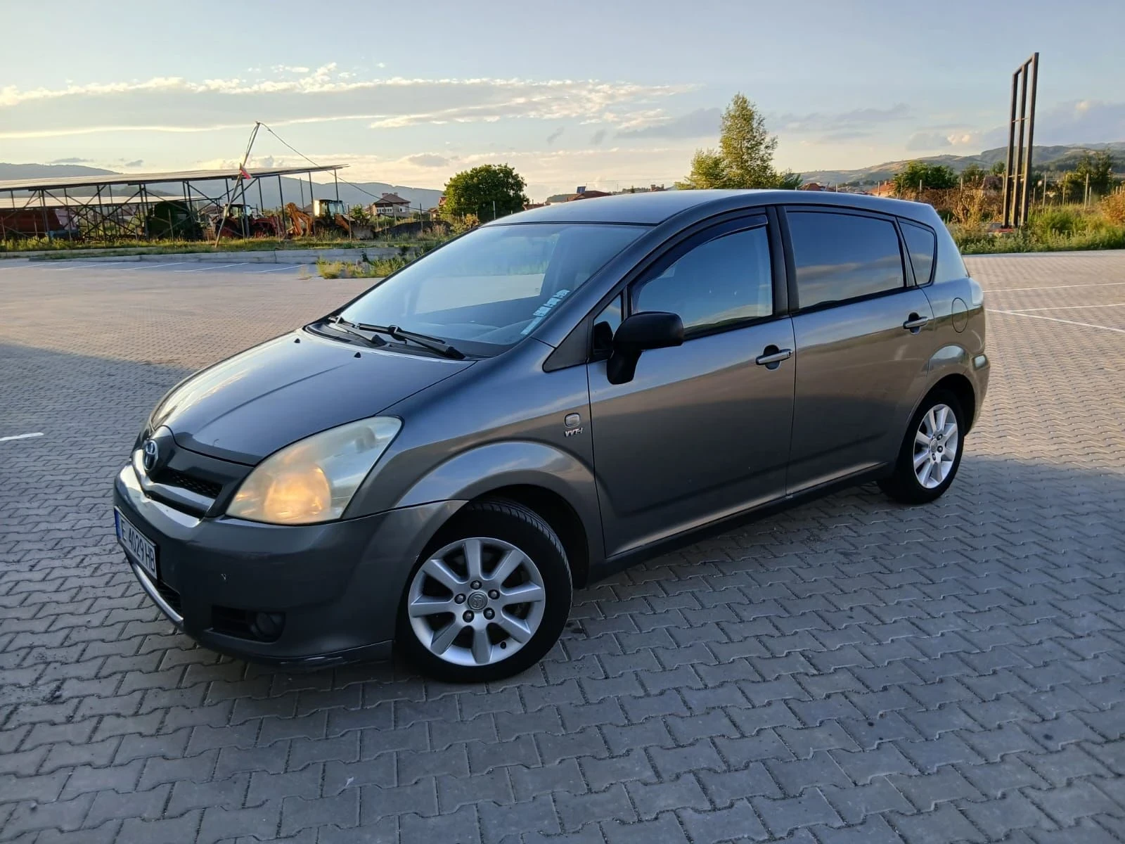 Toyota Corolla verso, снимка 8 - Автомобили и джипове - 55969880