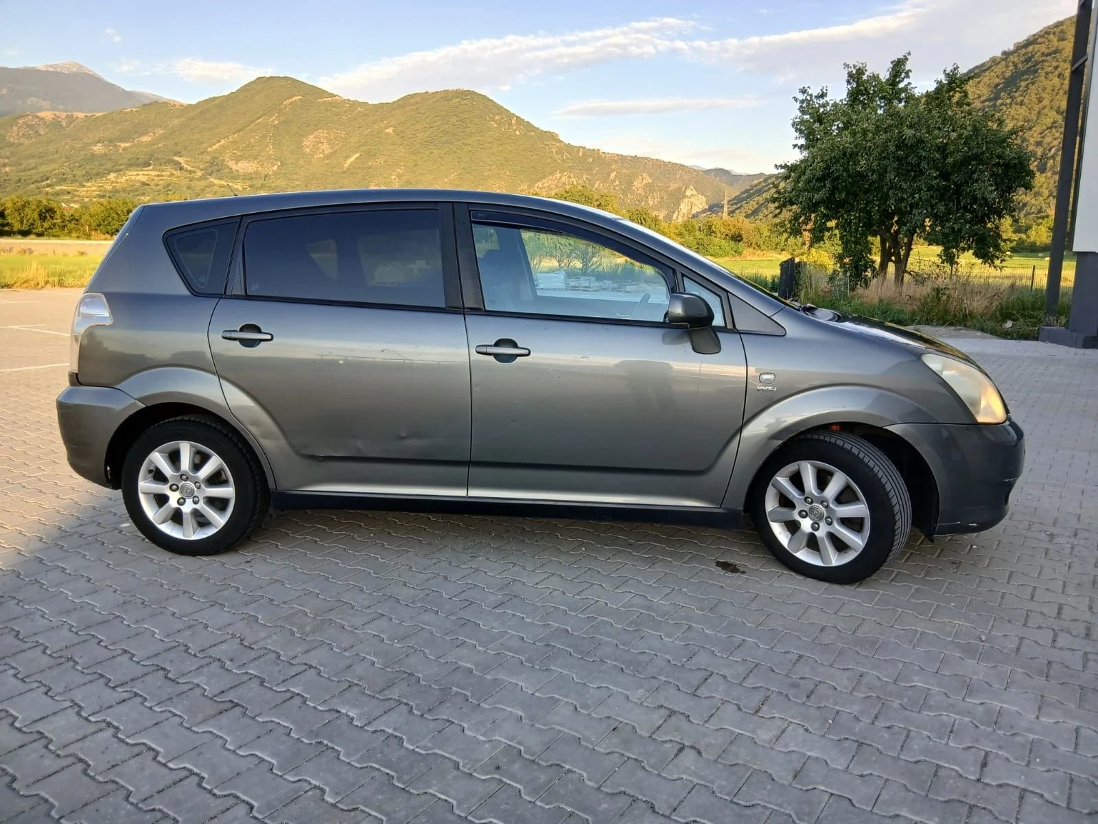 Toyota Corolla verso, снимка 3 - Автомобили и джипове - 55969880