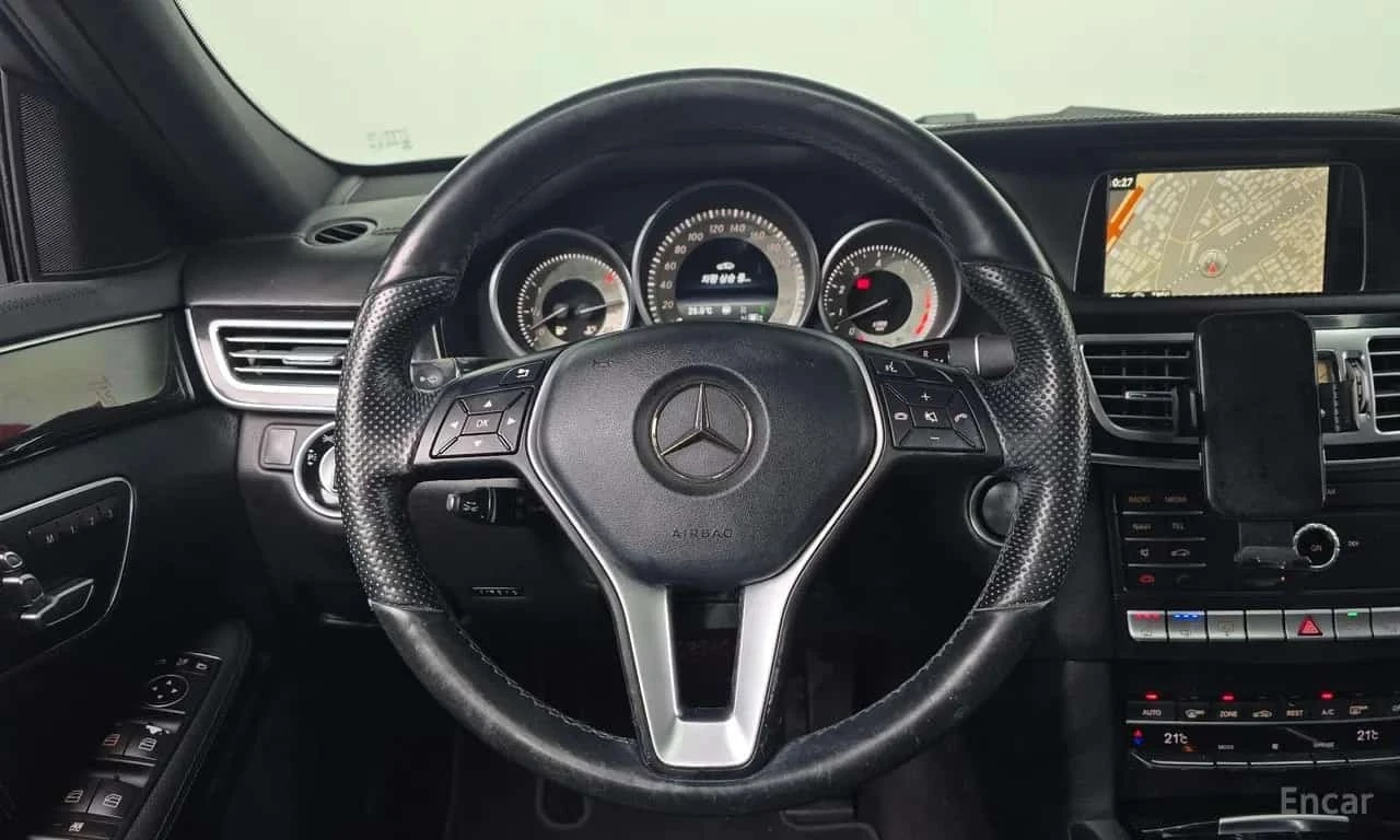 Mercedes-Benz E 400 4MATIC * 360 КАМЕРА * FACELIFT * ОБДУХВАНЕ * , снимка 7 - Автомобили и джипове - 56223359