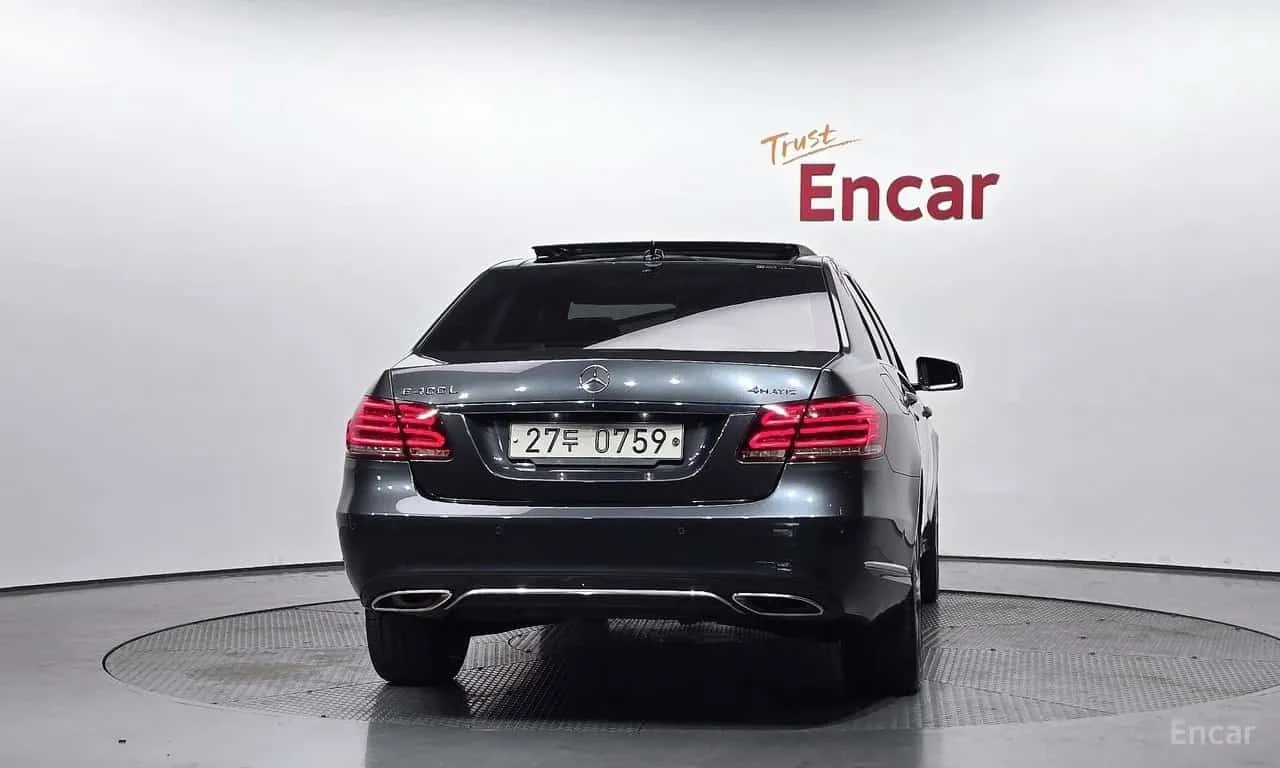 Mercedes-Benz E 400 4MATIC * 360 КАМЕРА * FACELIFT * ОБДУХВАНЕ * , снимка 4 - Автомобили и джипове - 56223359