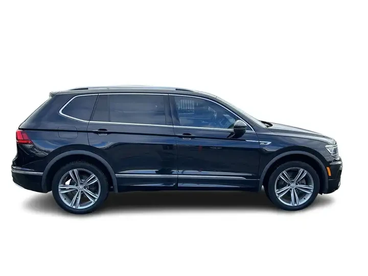 VW Tiguan Highline 2.0L AWD | PANO ROOF | APPLE l CARFAX, снимка 4 - Автомобили и джипове - 54795864