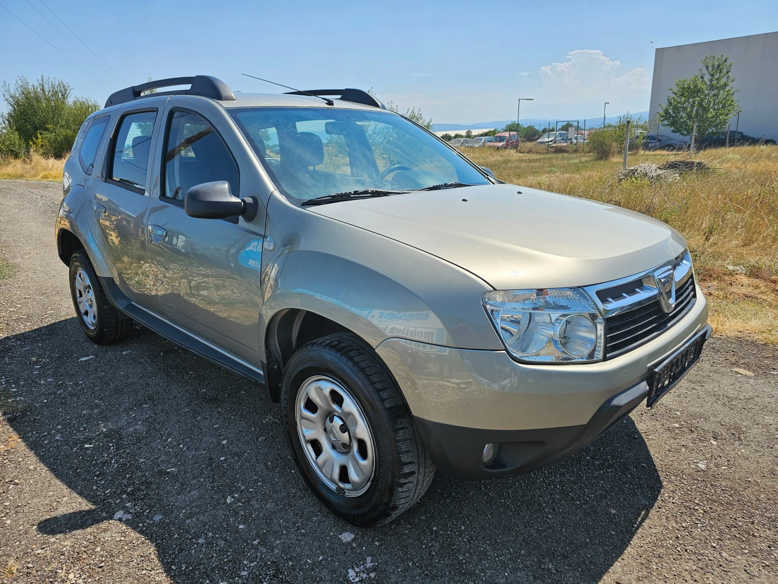 Dacia Duster 1.6i GAS 2012г - изображение 4