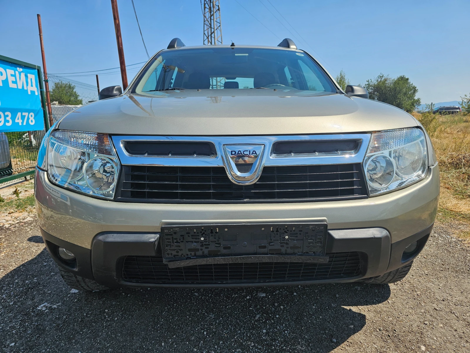 Dacia Duster 1.6i GAS 2012г - изображение 2