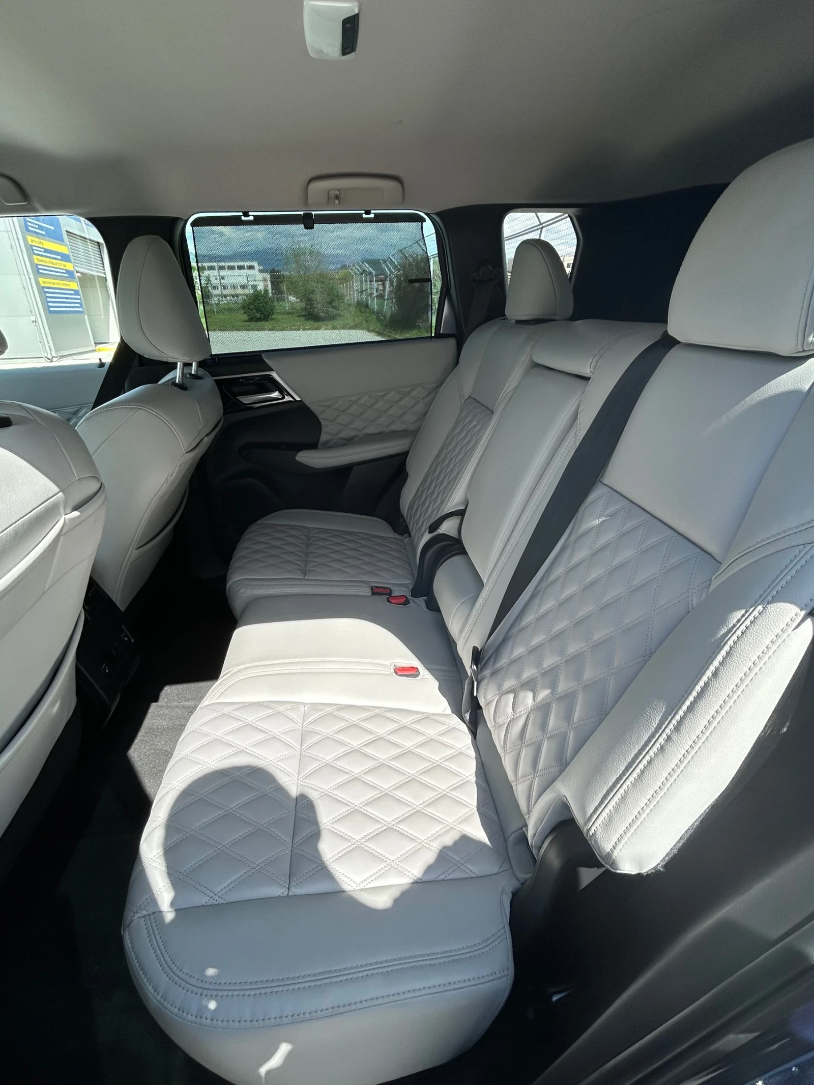 Mitsubishi Outlander Mitsubishi Outlander 4X4* ПЕРФЕКТЕН - изображение 9