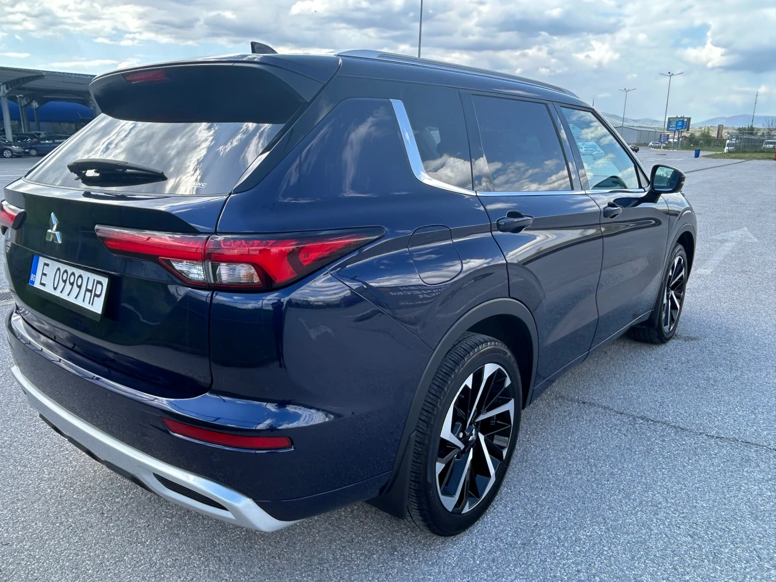 Mitsubishi Outlander Mitsubishi Outlander 4X4* ПЕРФЕКТЕН - изображение 4