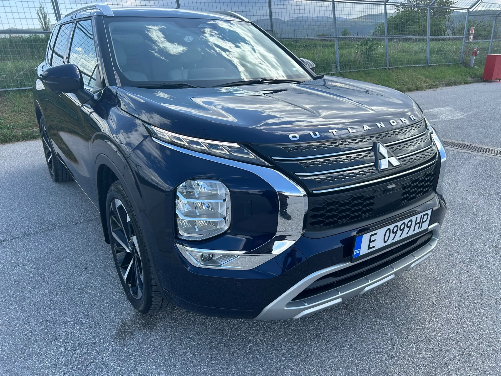 Mitsubishi Outlander Mitsubishi Outlander 4X4* ПЕРФЕКТЕН - изображение 3
