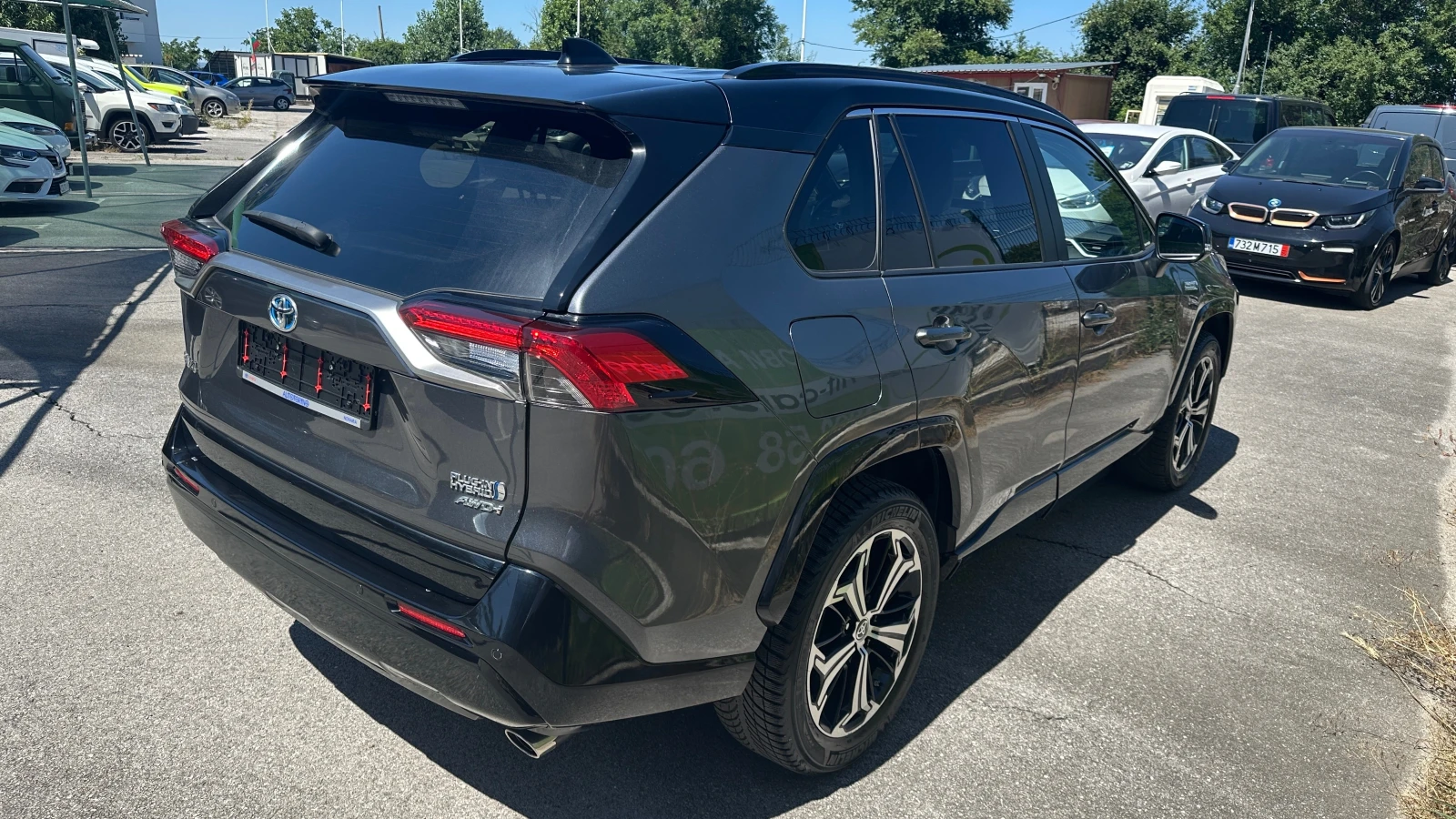 Toyota Rav4 2.5 Luxury Premium Bi-Tone PlugIn Hybrid 4x4 - изображение 6