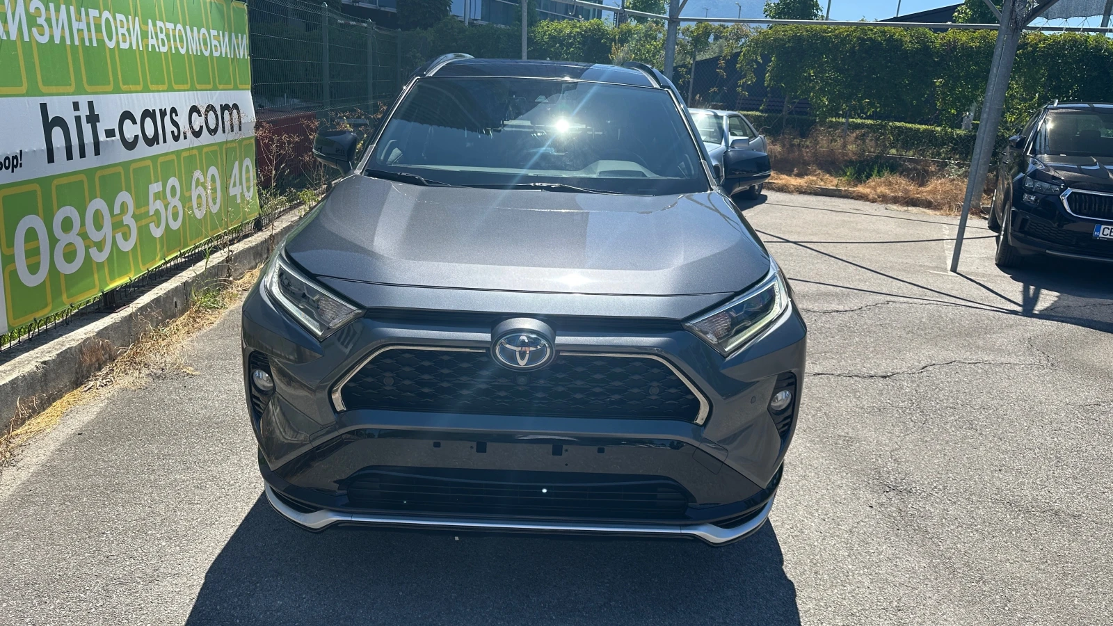 Toyota Rav4 2.5 Luxury Premium Bi-Tone PlugIn Hybrid 4x4 - изображение 3