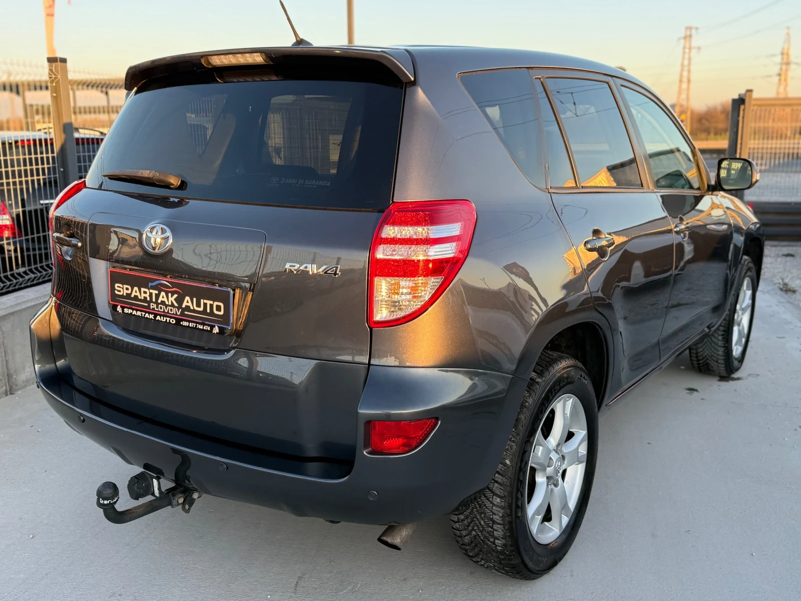 Toyota Rav4 2.2D4D* 2011г* Топ Състояние* Теглич* 197.000КМ*  - изображение 4