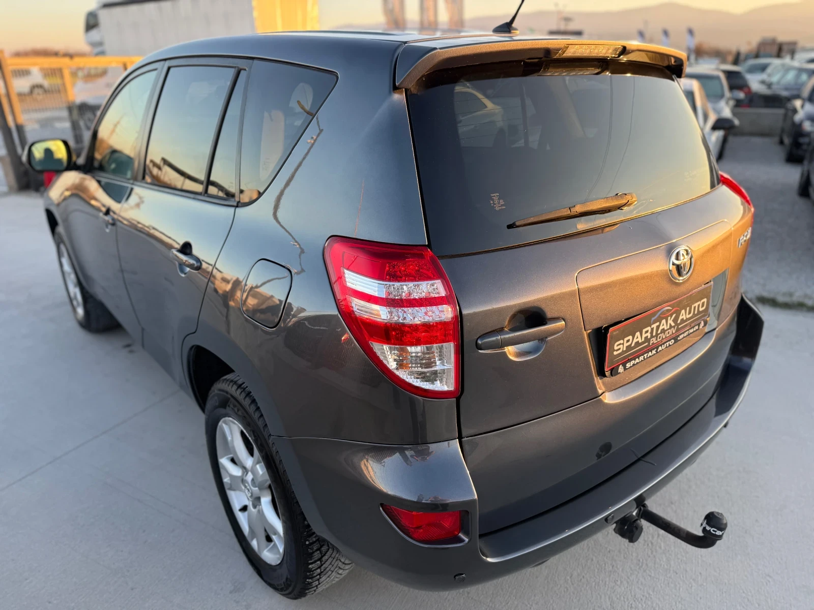 Toyota Rav4 2.2D4D* 2011г* Топ Състояние* Теглич* 197.000КМ*  - изображение 6