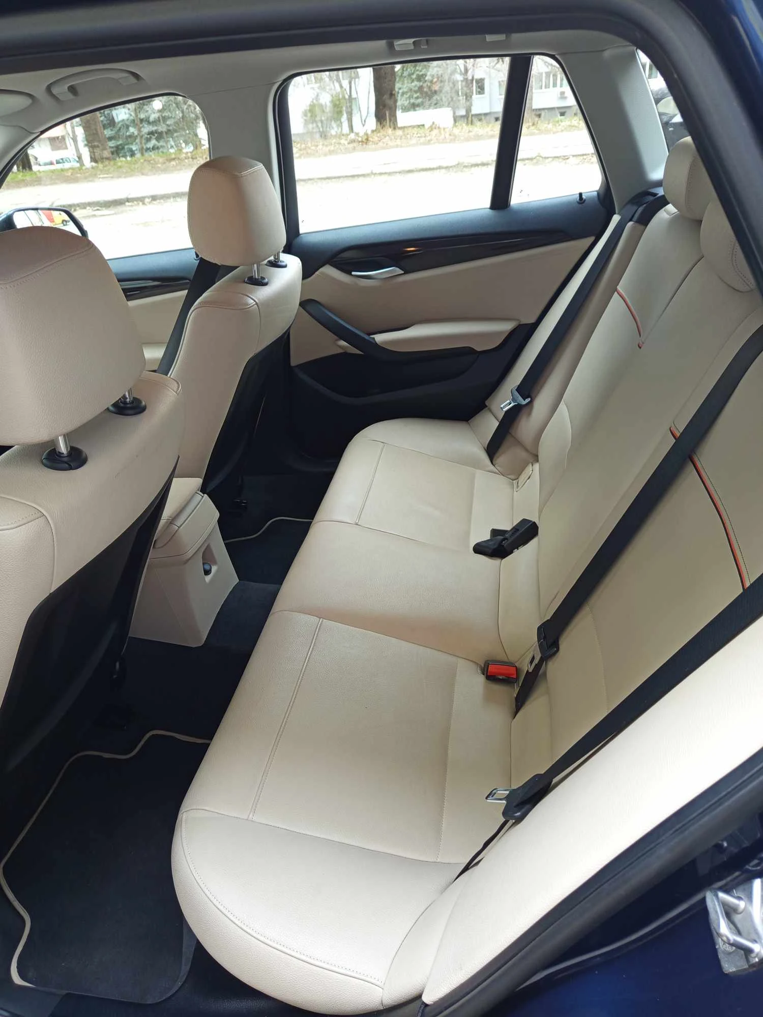 BMW X1 X-DRIEVE 2.0D 143k.s. - изображение 8