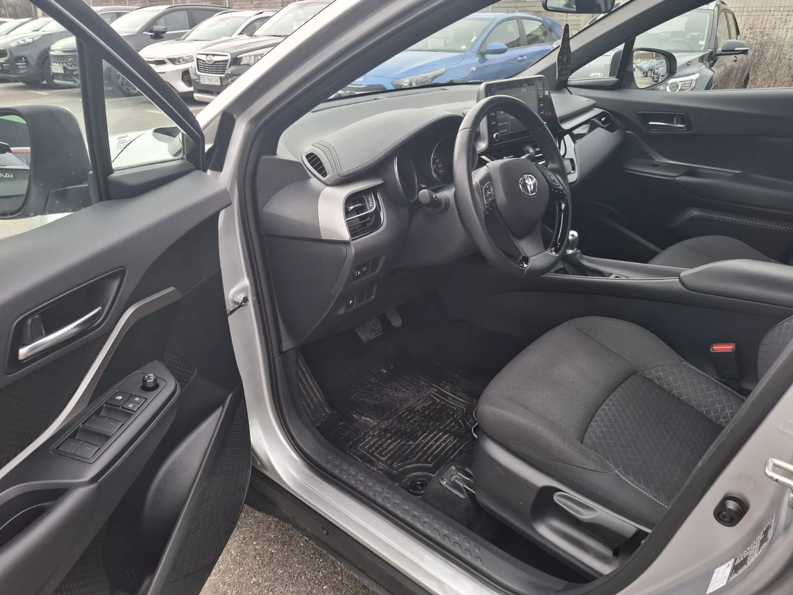 Toyota C-HR 1.8I Hybrid 2WD - изображение 9