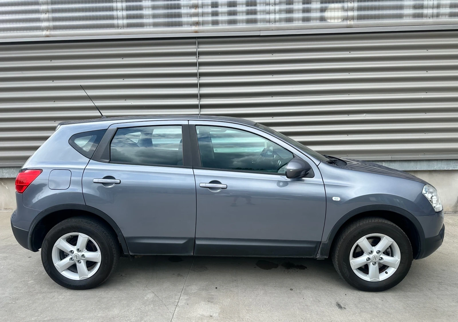 Nissan Qashqai 115000 Хил км!!!, снимка 8 - Автомобили и джипове - 53801582