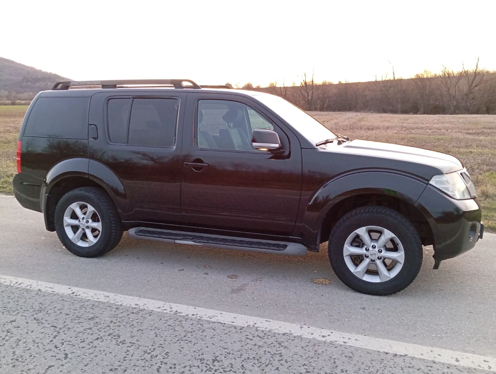 Nissan Pathfinder 2.5, снимка 5 - Автомобили и джипове - 53802531