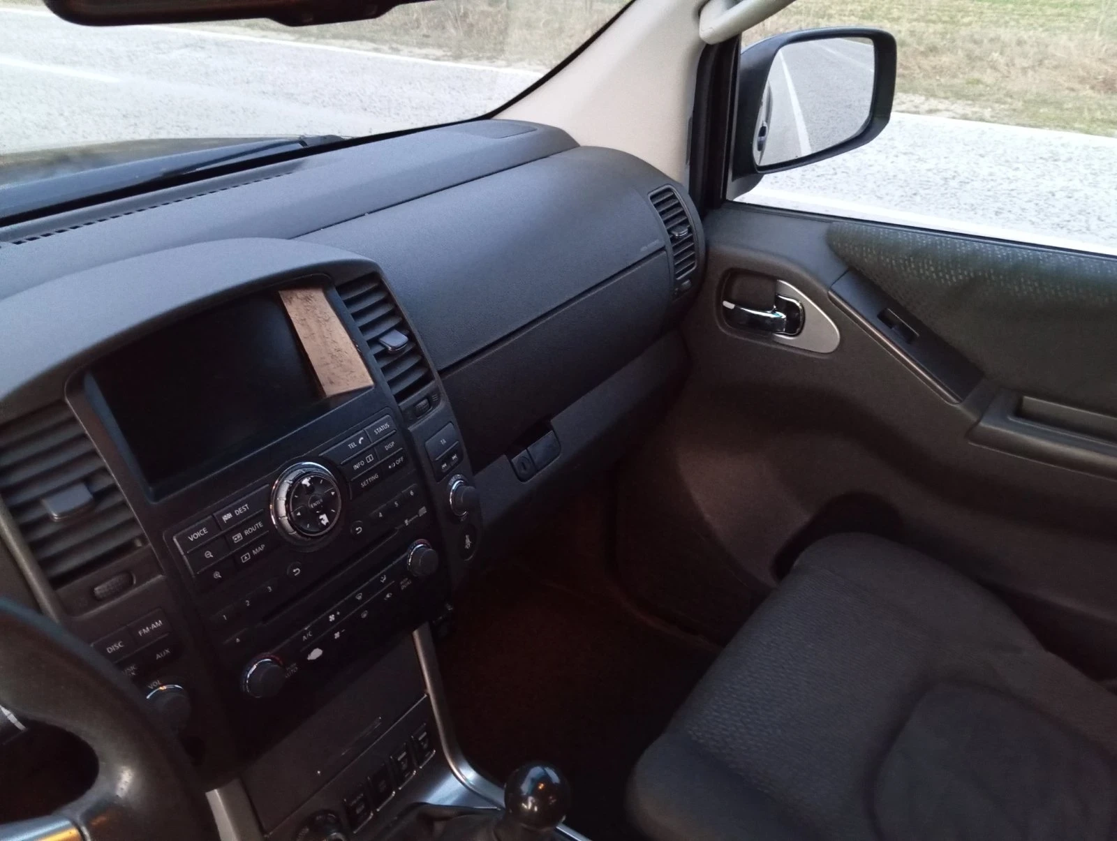 Nissan Pathfinder 2.5, снимка 8 - Автомобили и джипове - 53802531