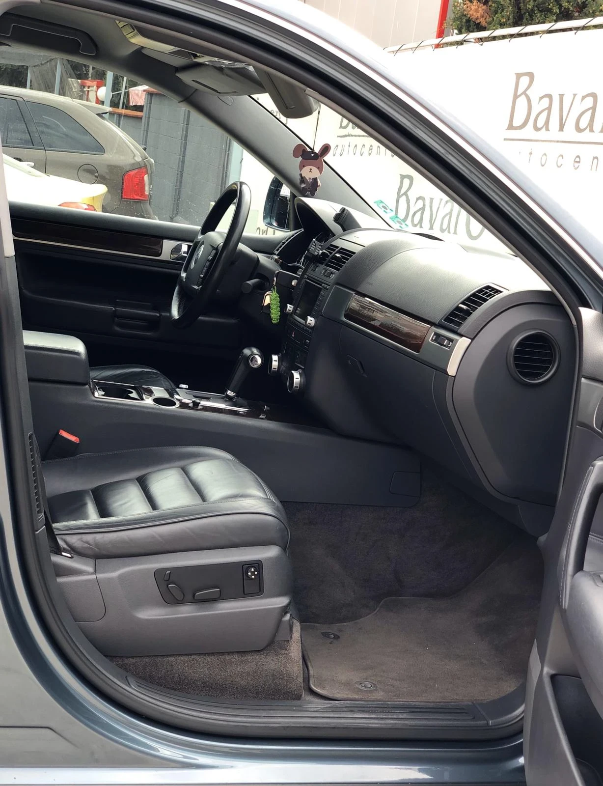 VW Touareg, снимка 13 - Автомобили и джипове - 54395420