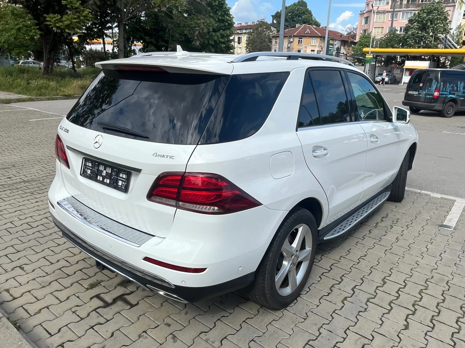 Mercedes-Benz GLE 350 350 4MATIC, снимка 4 - Автомобили и джипове - 54716103