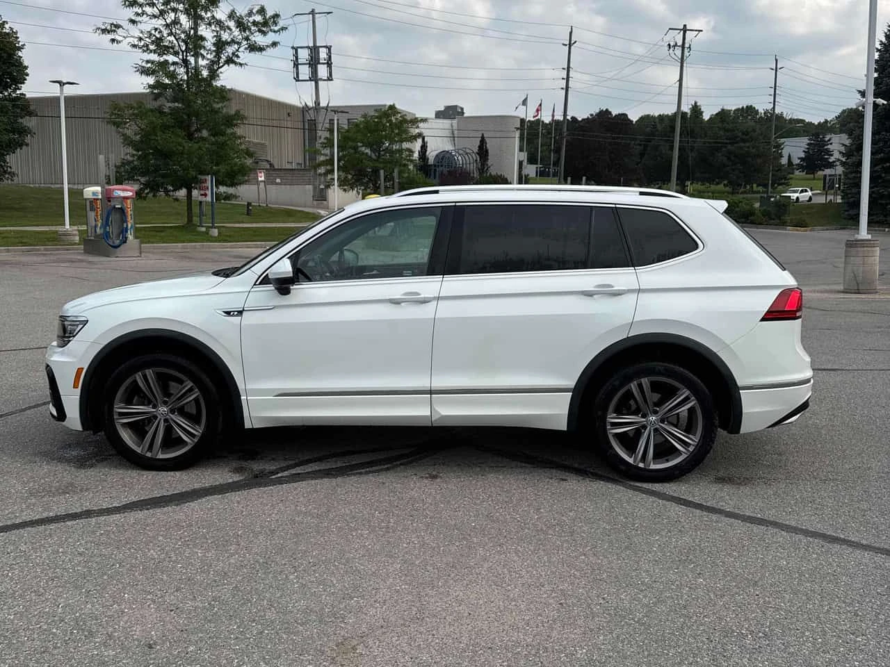 VW Tiguan * Highline * CARFAX * ЦЕНА ДО БГ, снимка 2 - Автомобили и джипове - 55398696