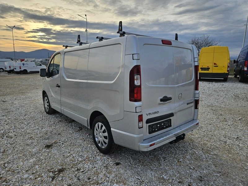 Opel Vivaro, снимка 3 - Бусове и автобуси - 43854409