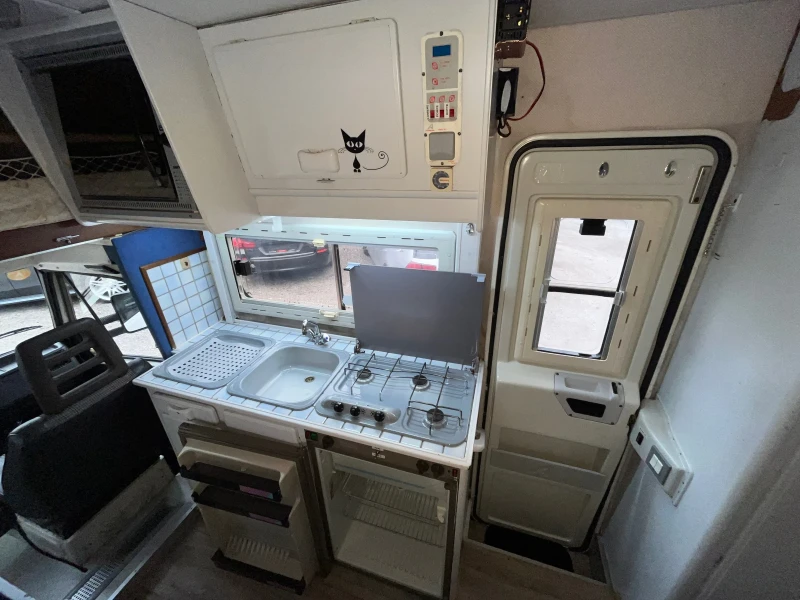 Кемпер Peugeot J5 1.9 TDi Autostar, снимка 12 - Каравани и кемпери - 52074874