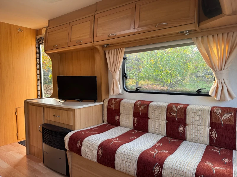 Каравана Avondale Dart 470-2, снимка 11 - Каравани и кемпери - 52351984