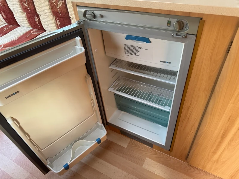 Каравана Avondale Dart 470-2, снимка 10 - Каравани и кемпери - 52351984