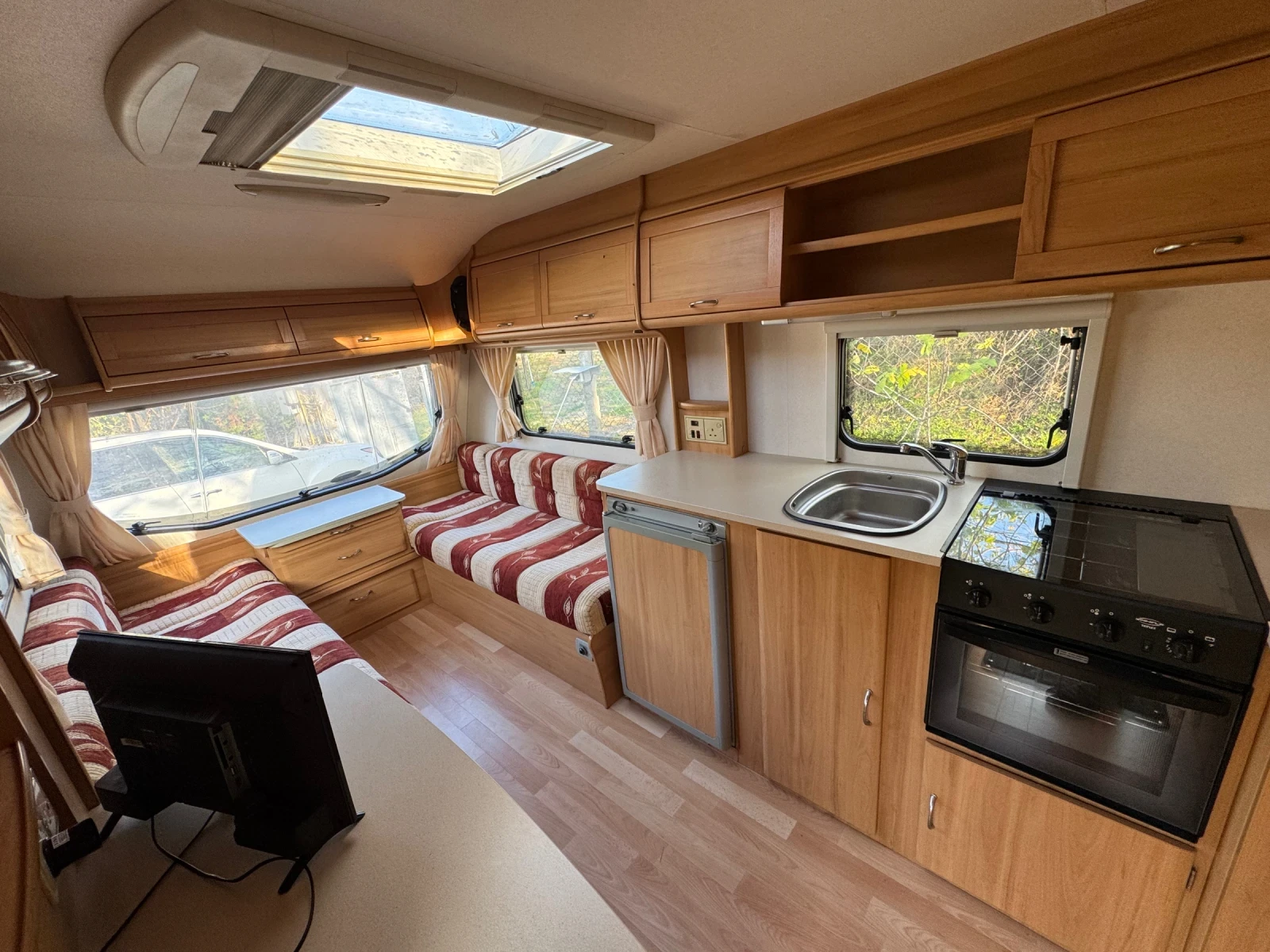 Каравана Avondale Dart 470-2 - изображение 6