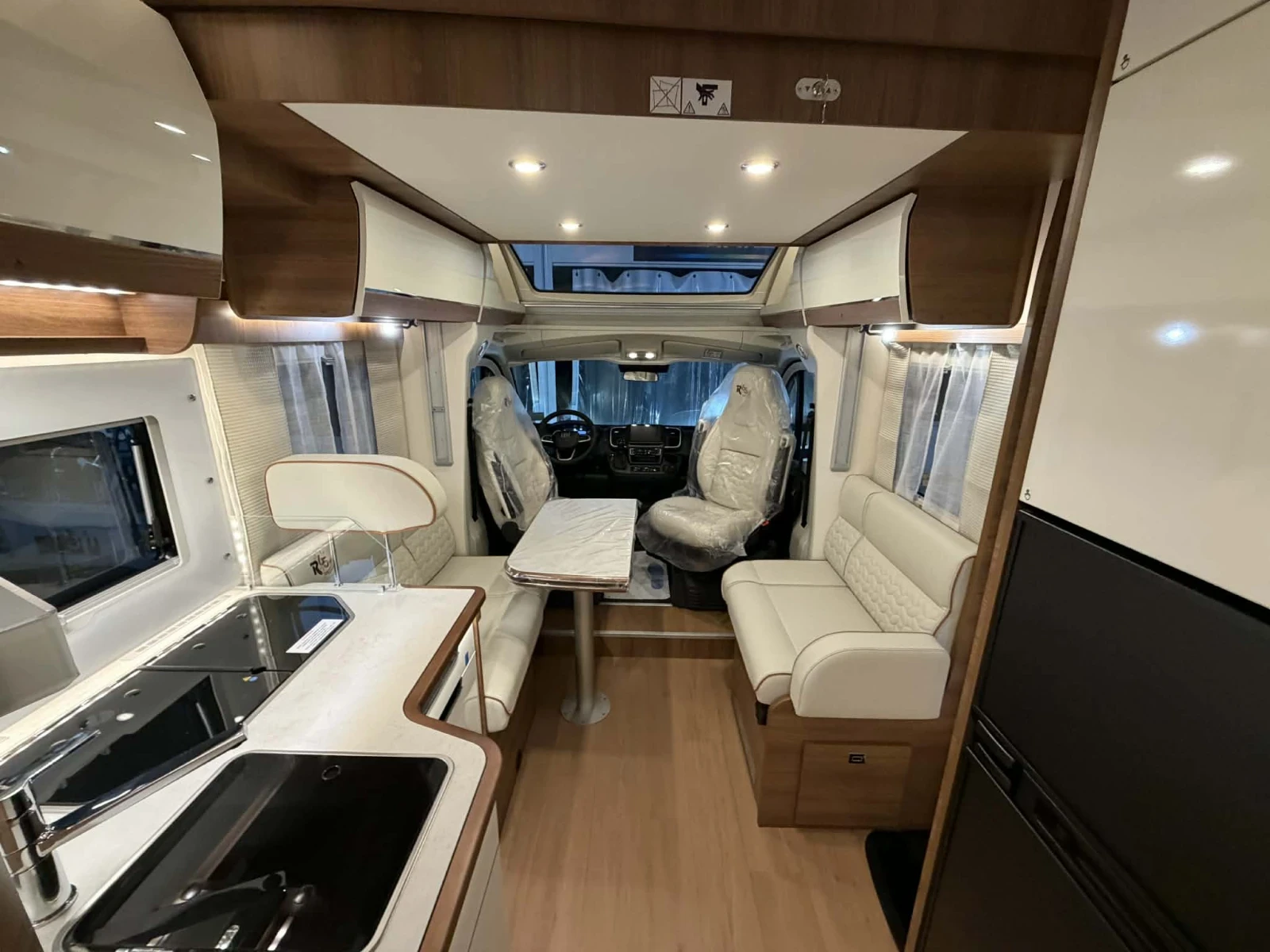 Кемпер Rapido 666F 2027 AT8 Optimum Line LIFEPO4* Солар, снимка 6 - Каравани и кемпери - 56155289