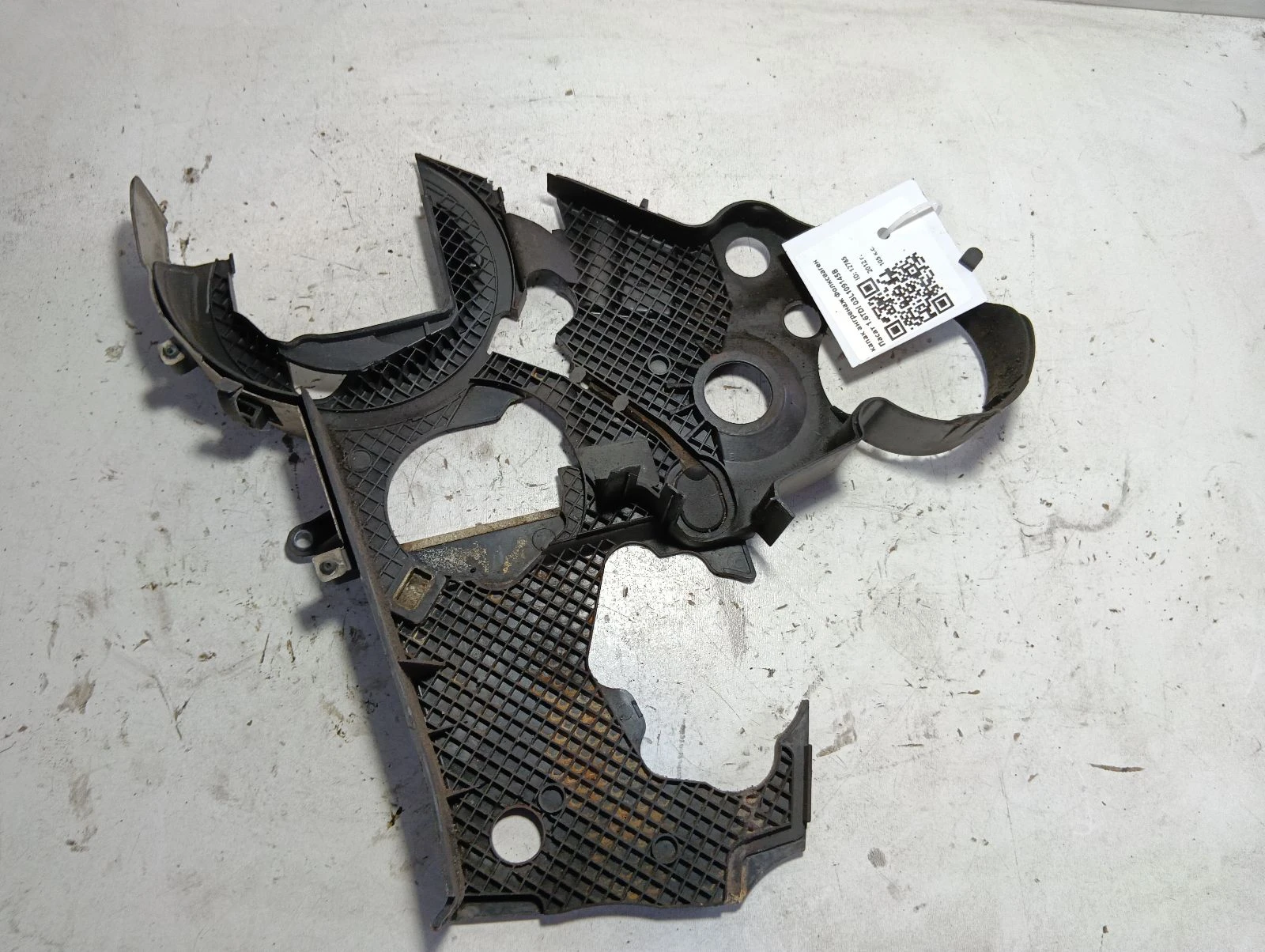 капак ангренаж Фолксваген Пасат 1.6TDI 03L109145B