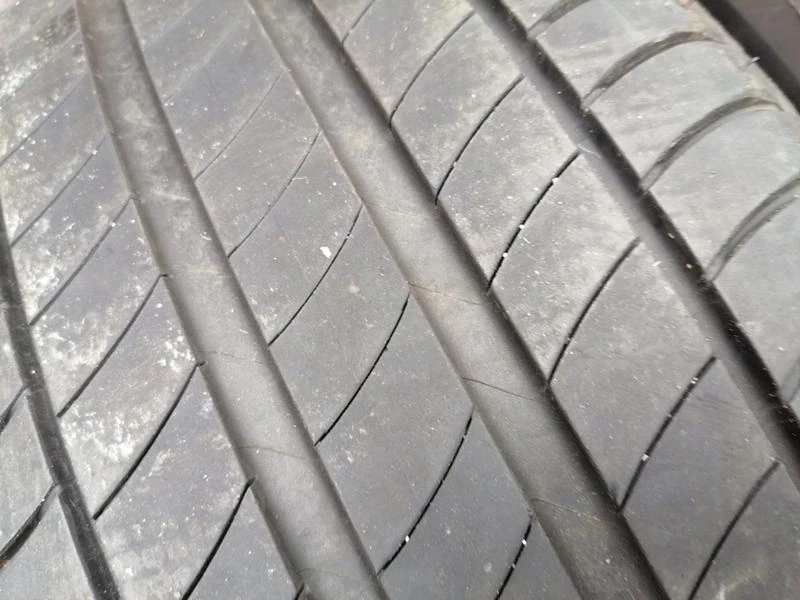 Гуми Зимни 225/50R17, снимка 6 - Гуми и джанти - 31638500