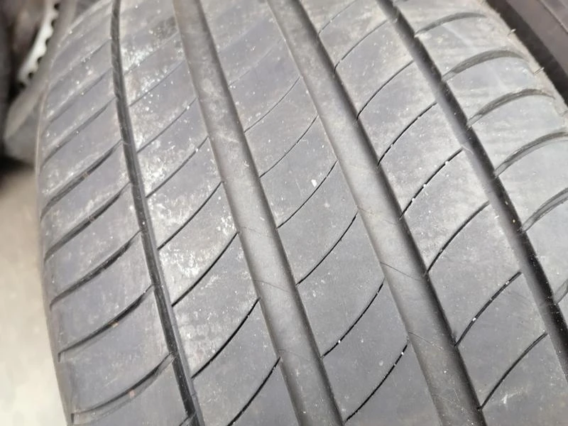 Гуми Зимни 225/50R17, снимка 3 - Гуми и джанти - 31638500