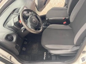 Toyota Aygo 1.0 BENZIN/GAZ 6B, снимка 8