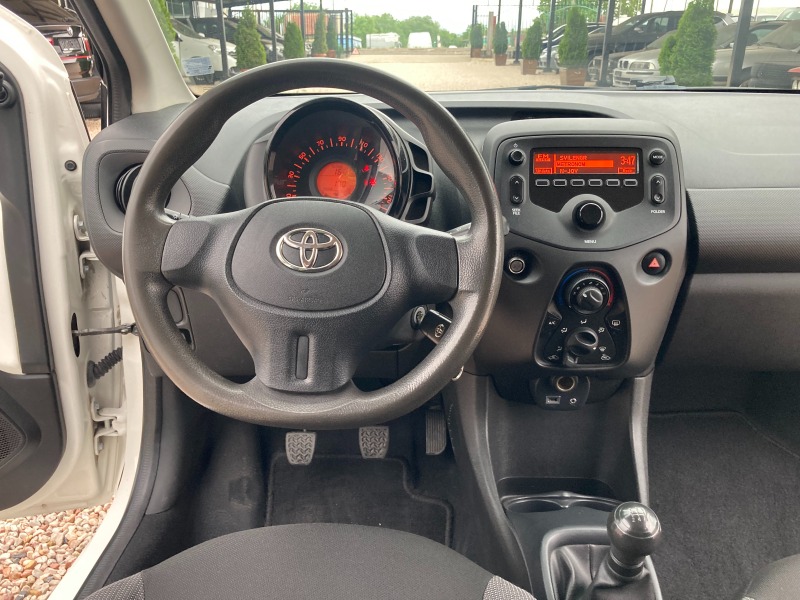 Toyota Aygo 1.0 BENZIN/GAZ 6B, снимка 13 - Автомобили и джипове - 45540065