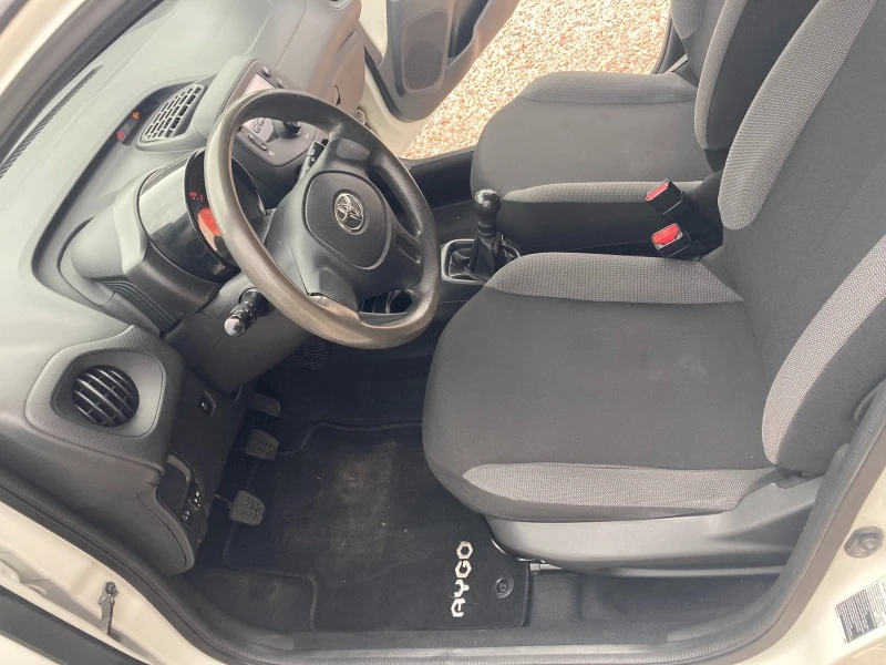 Toyota Aygo 1.0 BENZIN/GAZ 6B, снимка 8 - Автомобили и джипове - 47056068